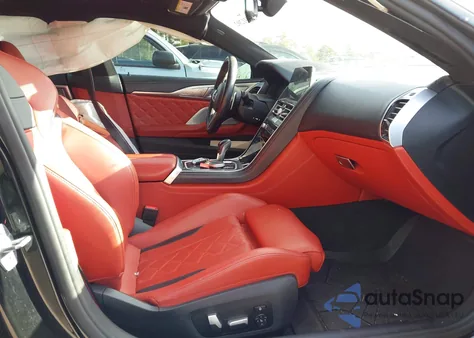 2021 BMW M8 Gran Coupe z USA, uszkodzony, nr VIN WBSGV0C0XMCF94348